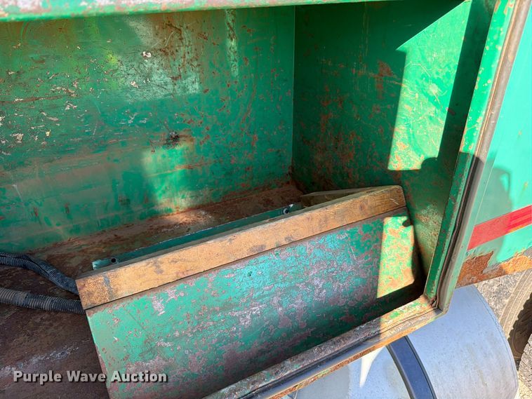 image for item YA5138 2016 International 8600 toter truck