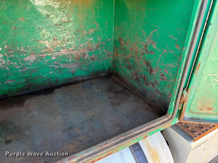 image for item YA5138 2016 International 8600 toter truck