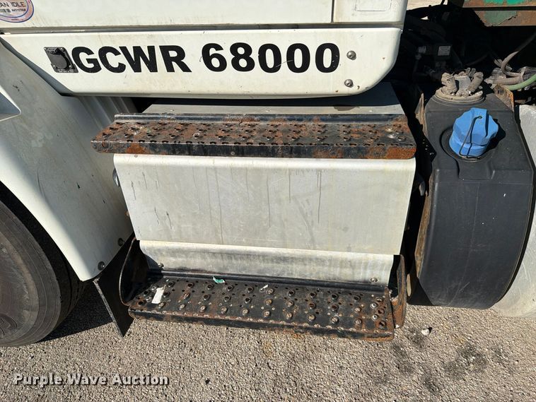 image for item YA5138 2016 International 8600 toter truck