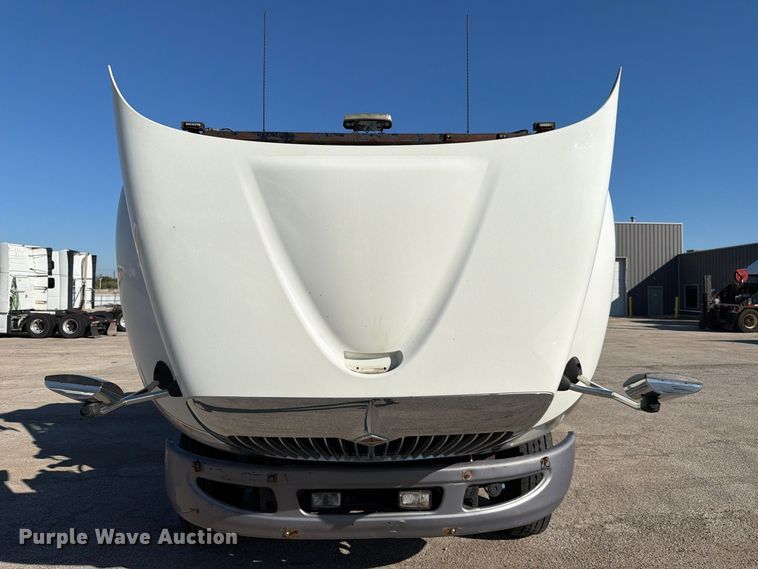 image for item YA5138 2016 International 8600 toter truck