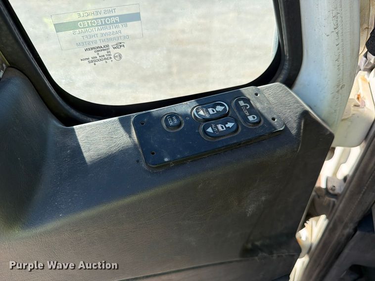 image for item YA5138 2016 International 8600 toter truck