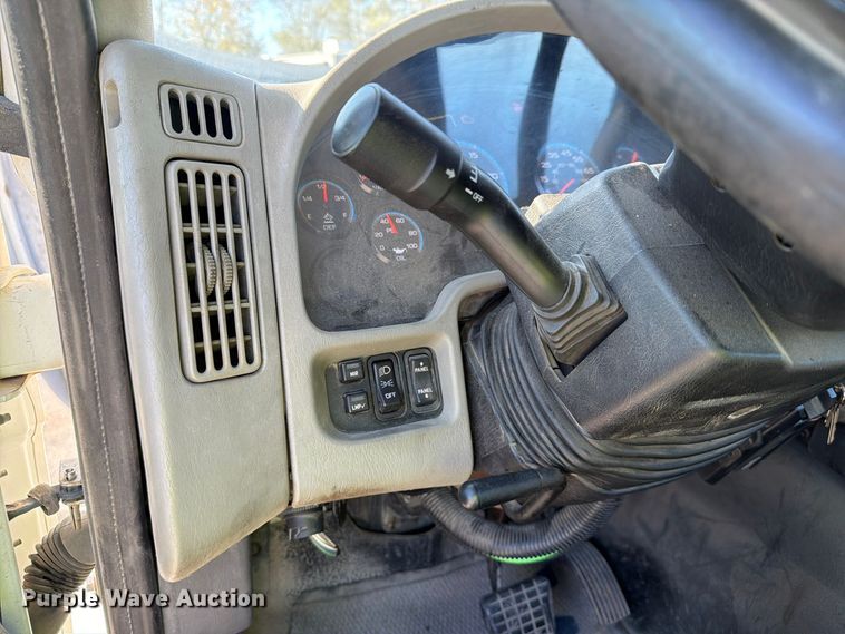 image for item YA5138 2016 International 8600 toter truck