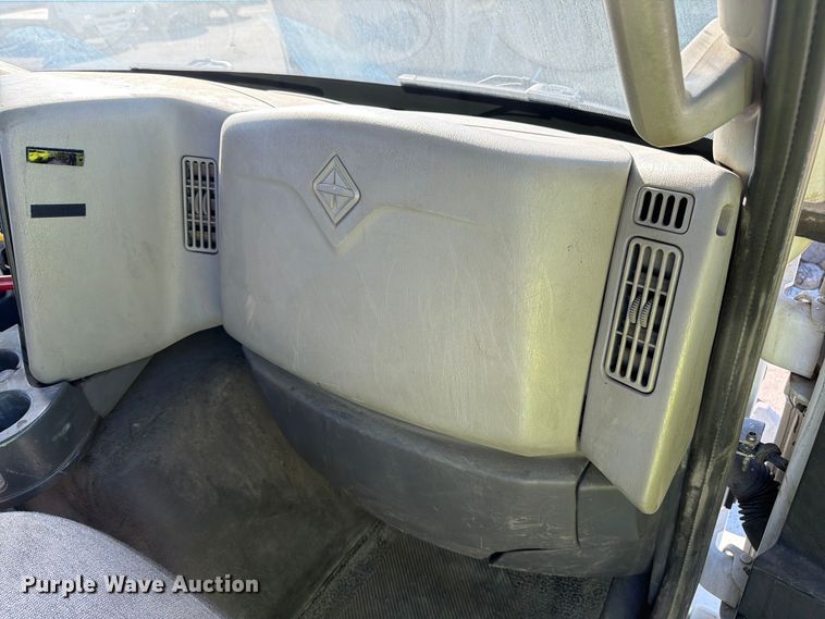 image for item YA5138 2016 International 8600 toter truck