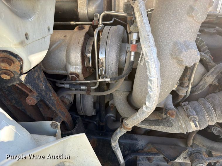 image for item YA5138 2016 International 8600 toter truck