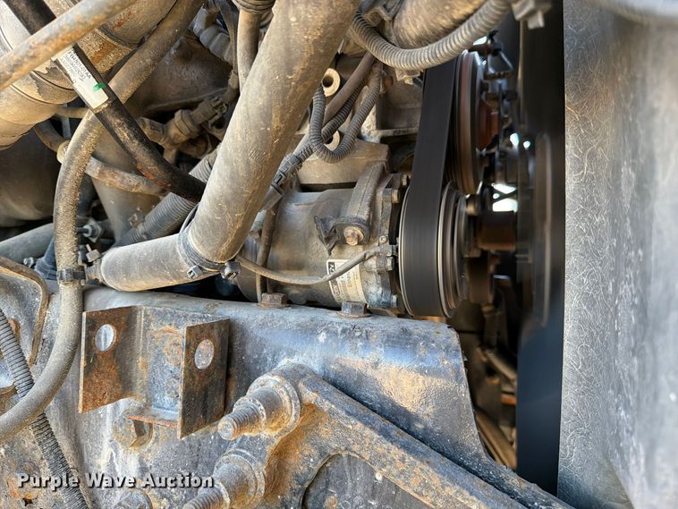 image for item YA5138 2016 International 8600 toter truck