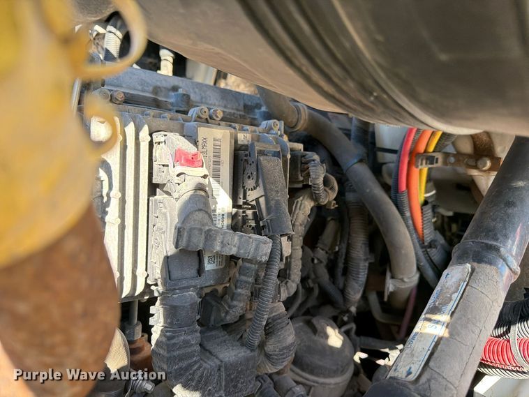 image for item YA5138 2016 International 8600 toter truck