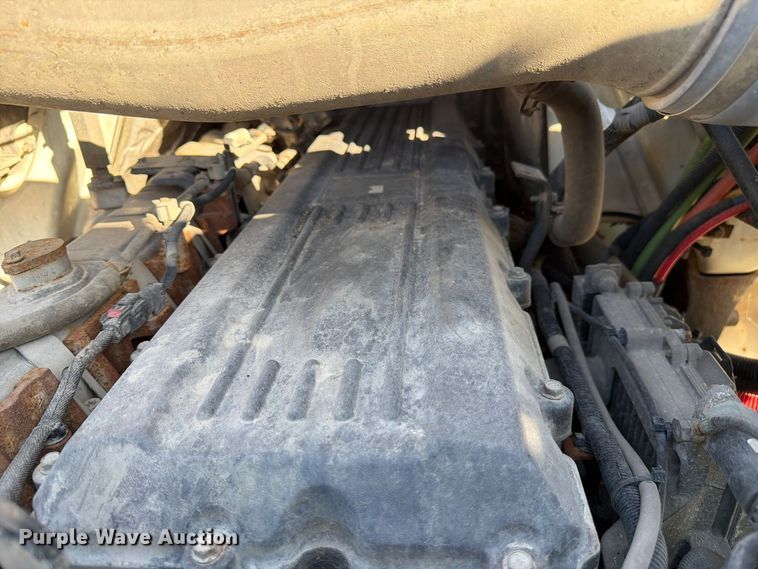 image for item YA5138 2016 International 8600 toter truck