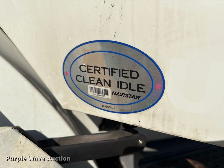 image for item YA5138 2016 International 8600 toter truck