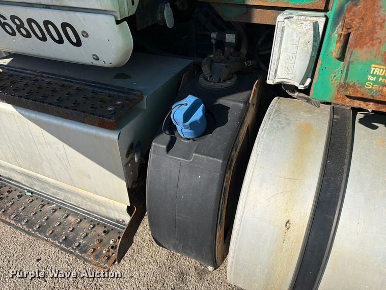 image for item YA5138 2016 International 8600 toter truck