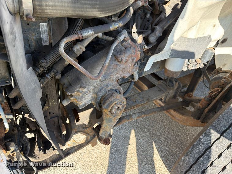 image for item YA5138 2016 International 8600 toter truck