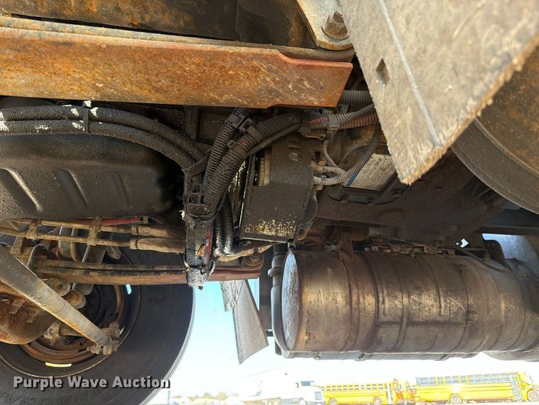 image for item YA5138 2016 International 8600 toter truck