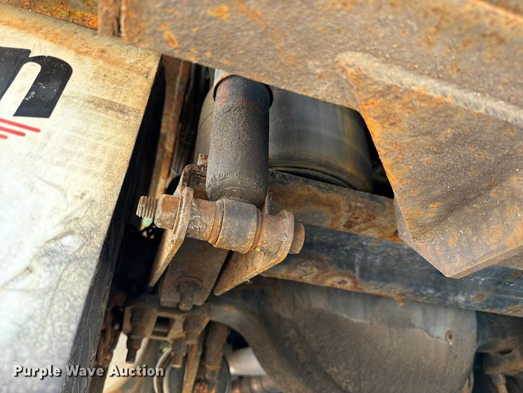image for item YA5138 2016 International 8600 toter truck