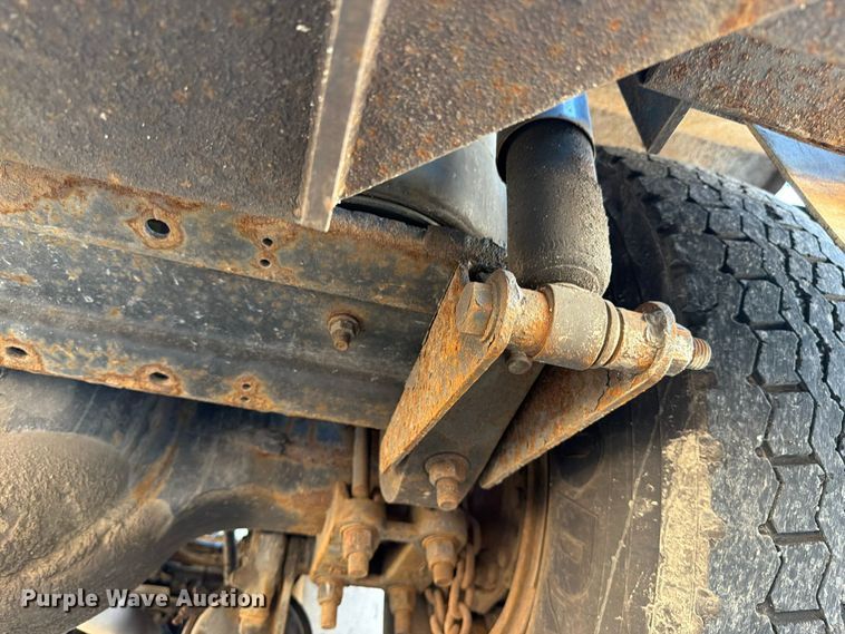 image for item YA5138 2016 International 8600 toter truck
