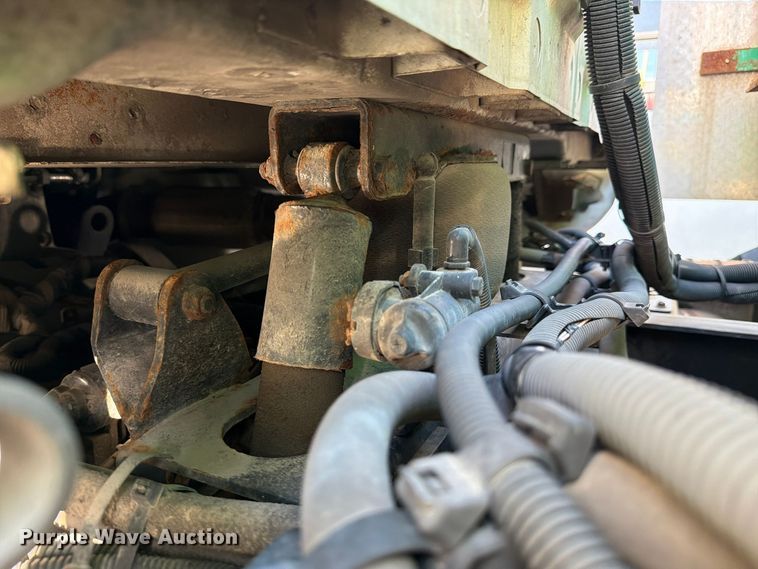 image for item YA5138 2016 International 8600 toter truck