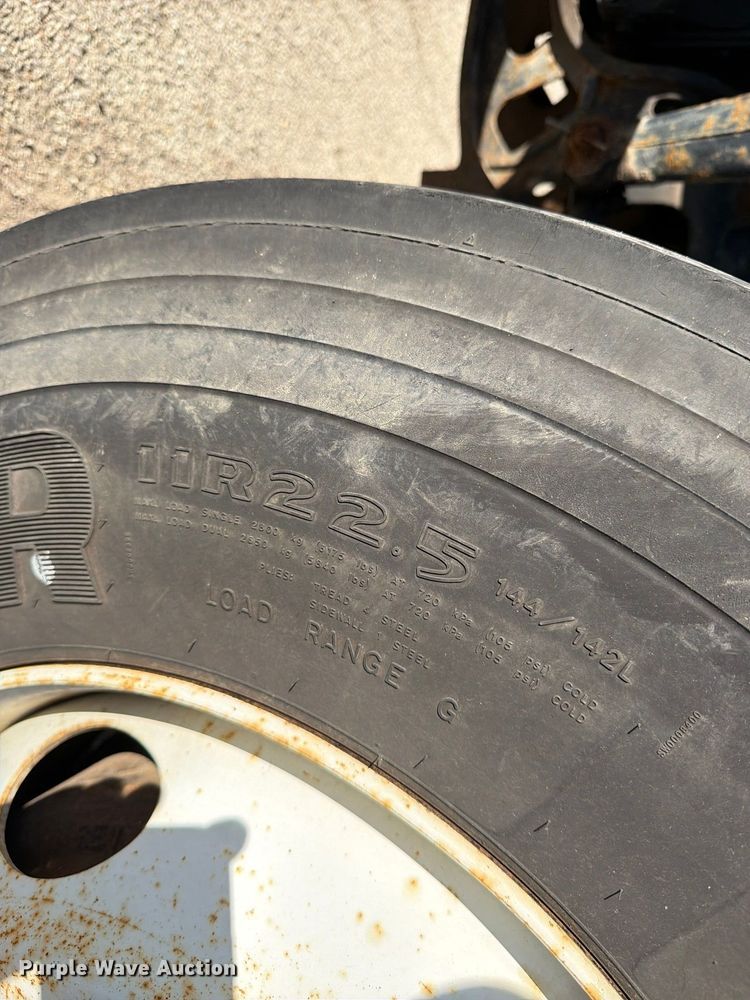 image for item YA5138 2016 International 8600 toter truck