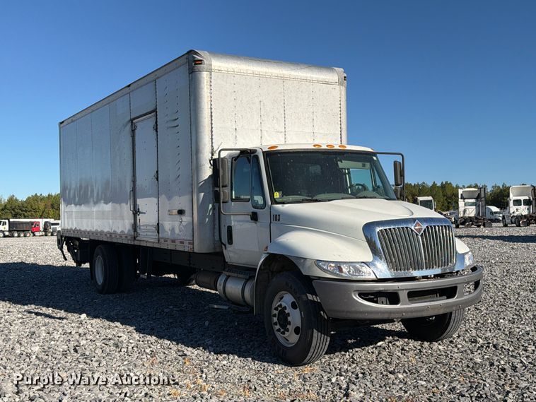 image for item YA5379 2017 International 4300 box truck