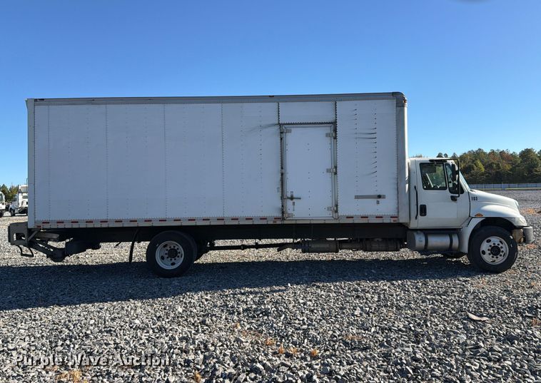 image for item YA5379 2017 International 4300 box truck
