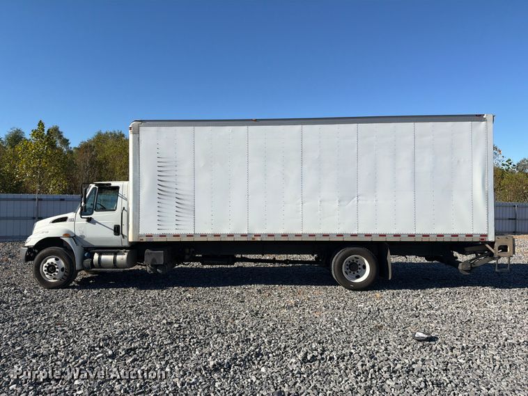 image for item YA5379 2017 International 4300 box truck