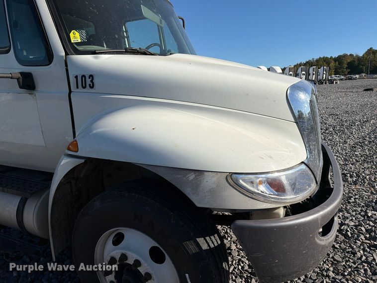 image for item YA5379 2017 International 4300 box truck