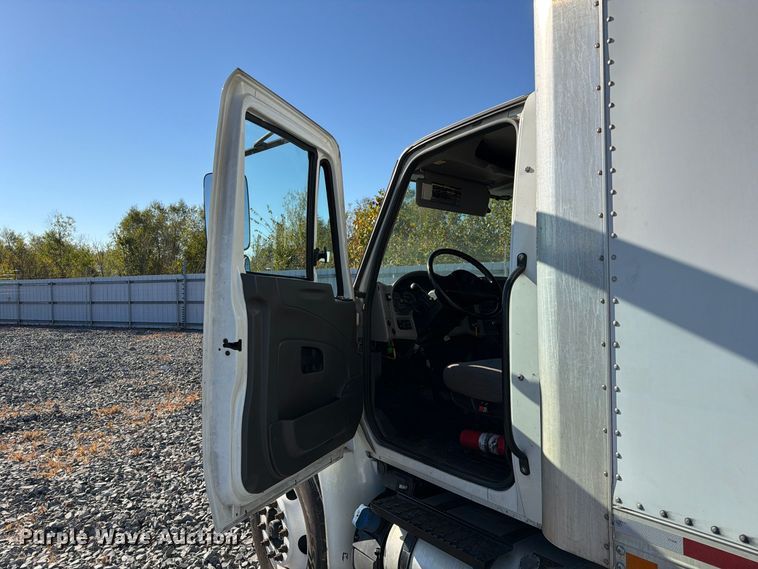 image for item YA5379 2017 International 4300 box truck