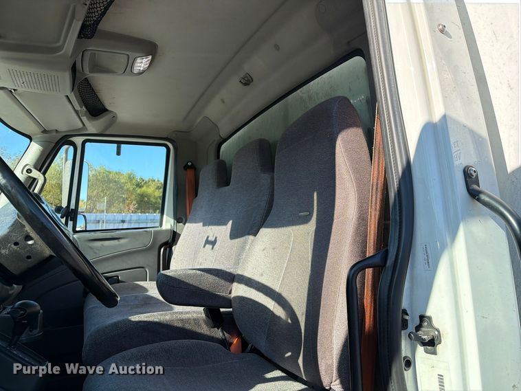 image for item YA5379 2017 International 4300 box truck
