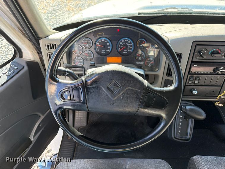 image for item YA5379 2017 International 4300 box truck