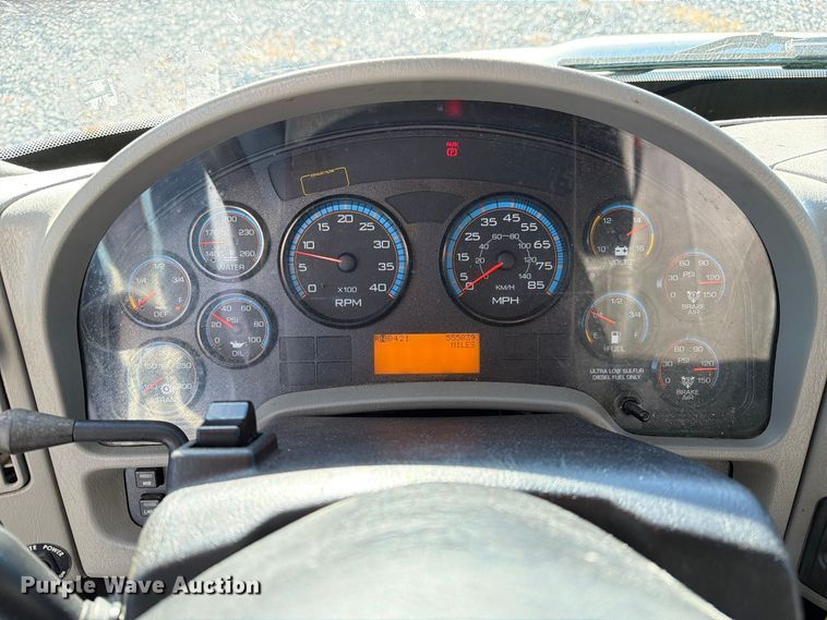 image for item YA5379 2017 International 4300 box truck