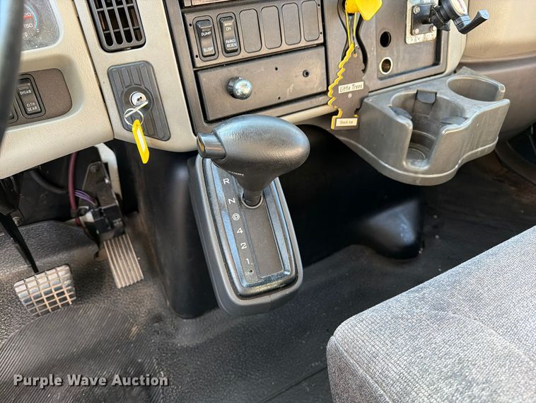 image for item YA5379 2017 International 4300 box truck