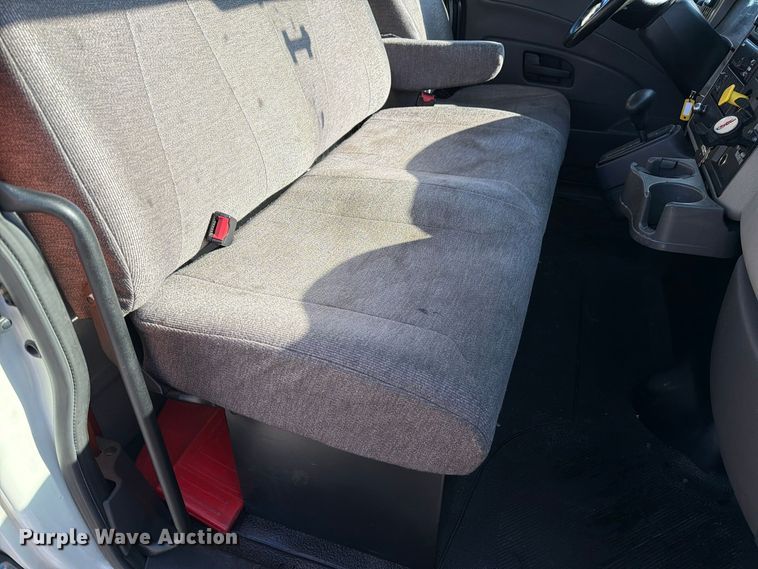 image for item YA5379 2017 International 4300 box truck