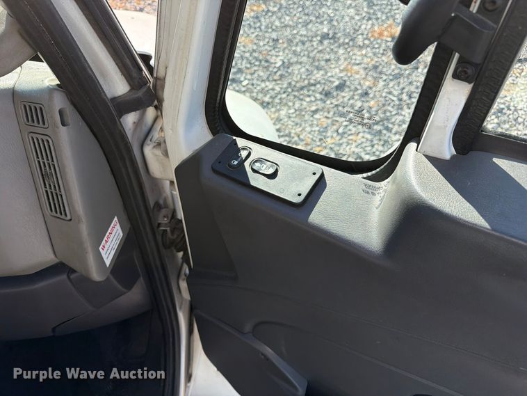 image for item YA5379 2017 International 4300 box truck