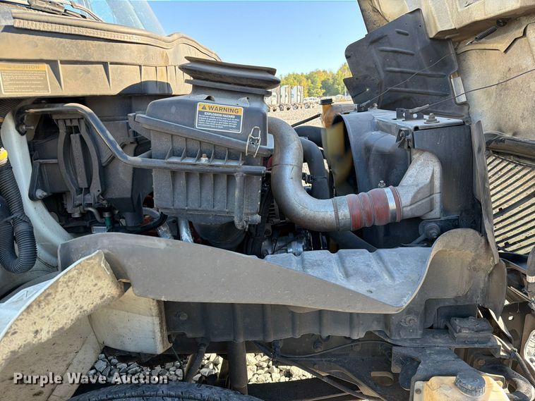 image for item YA5379 2017 International 4300 box truck