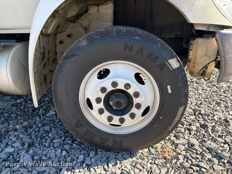 image for item YA5379 2017 International 4300 box truck