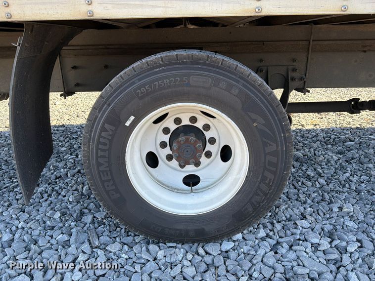 image for item YA5379 2017 International 4300 box truck