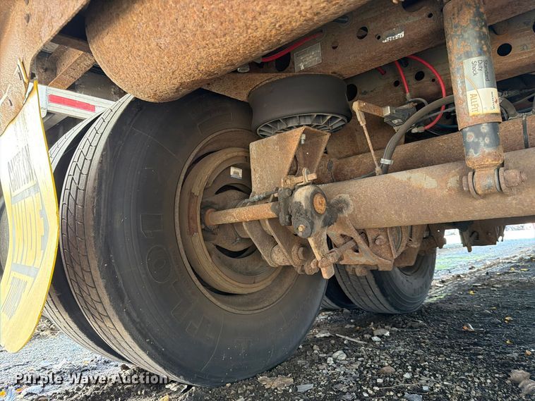 image for item YA5515 2005 Wabash DVSVHPC dry van trailer