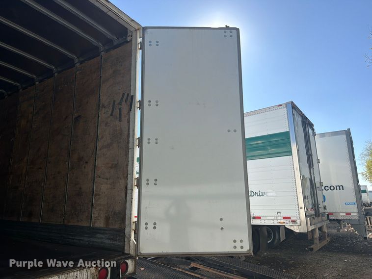 image for item YA5519 2007 Strick Commercial dry van trailer