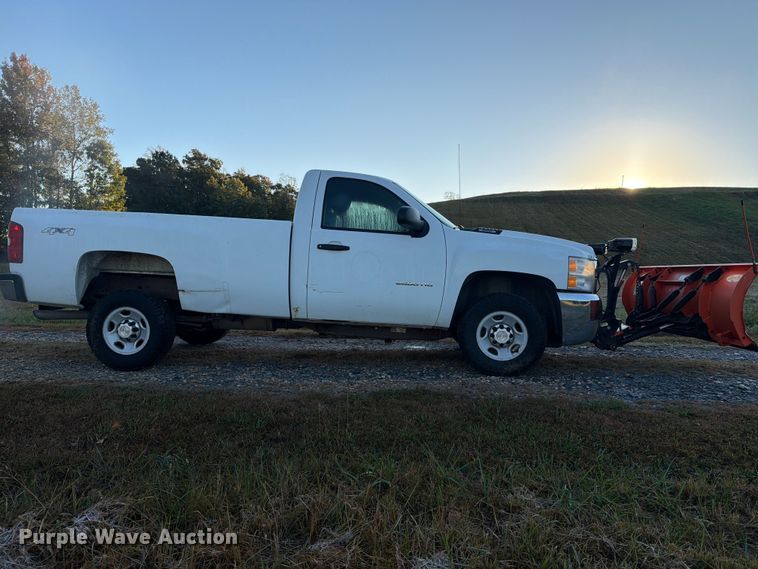 image for item DT2954 2010 Chevrolet Silverado 2500HD pickup truck