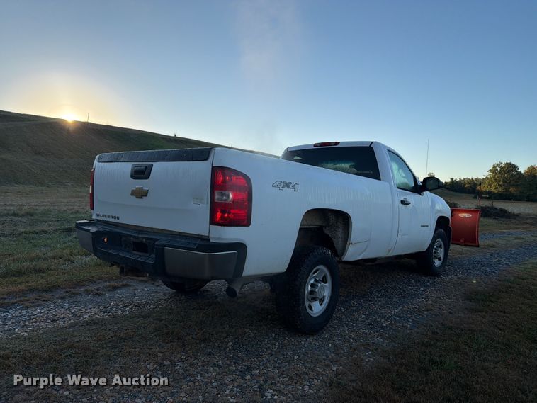 image for item DT2954 2010 Chevrolet Silverado 2500HD pickup truck