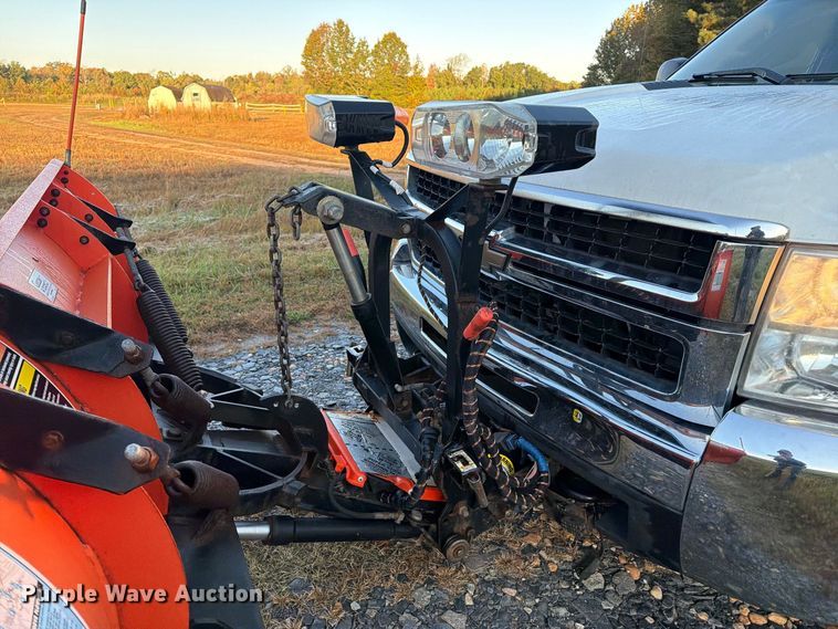 image for item DT2954 2010 Chevrolet Silverado 2500HD pickup truck