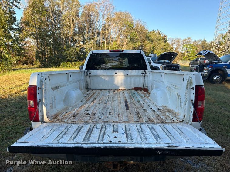 image for item DT2954 2010 Chevrolet Silverado 2500HD pickup truck