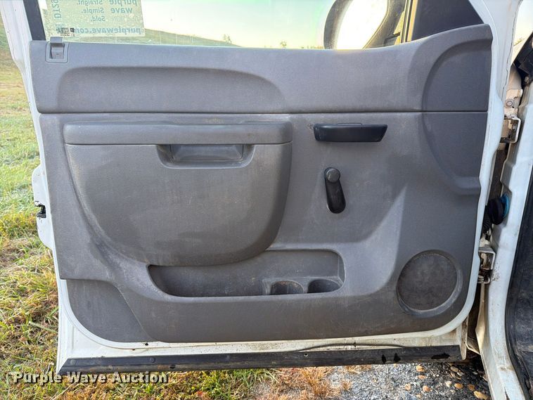 image for item DT2954 2010 Chevrolet Silverado 2500HD pickup truck