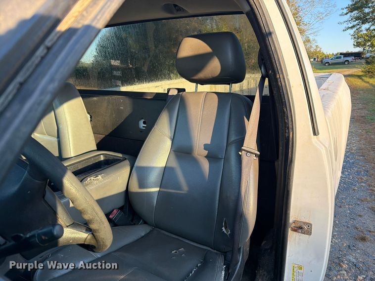 image for item DT2954 2010 Chevrolet Silverado 2500HD pickup truck