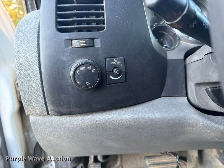 image for item DT2954 2010 Chevrolet Silverado 2500HD pickup truck