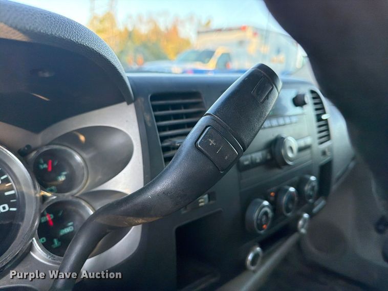 image for item DT2954 2010 Chevrolet Silverado 2500HD pickup truck