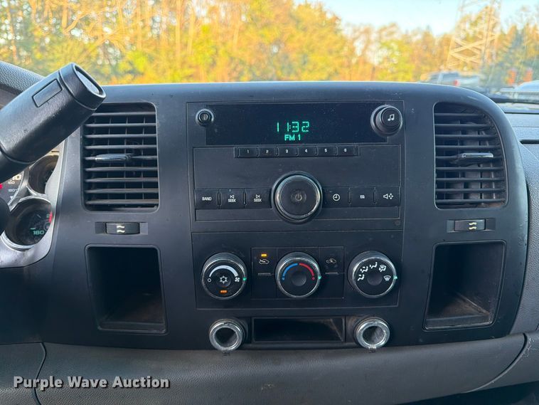 image for item DT2954 2010 Chevrolet Silverado 2500HD pickup truck