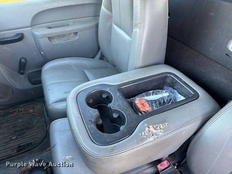 image for item DT2954 2010 Chevrolet Silverado 2500HD pickup truck