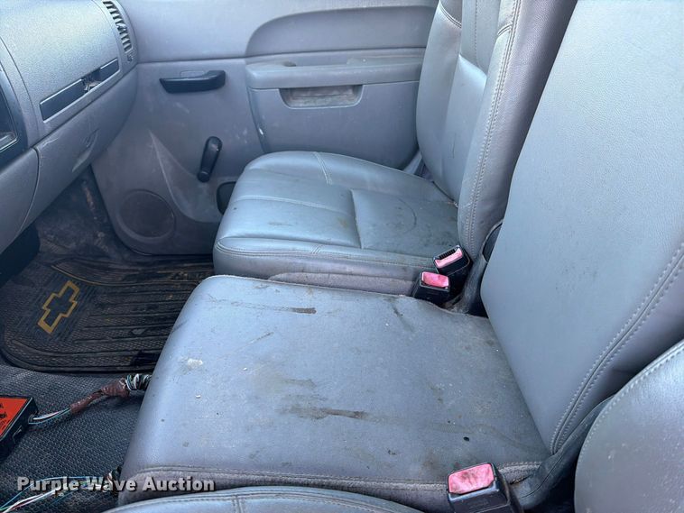 image for item DT2954 2010 Chevrolet Silverado 2500HD pickup truck