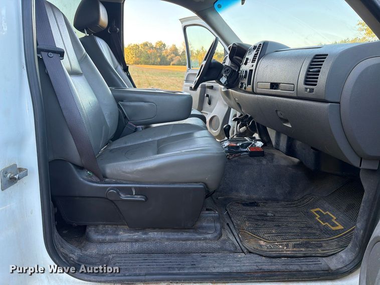 image for item DT2954 2010 Chevrolet Silverado 2500HD pickup truck