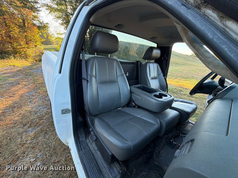 image for item DT2954 2010 Chevrolet Silverado 2500HD pickup truck