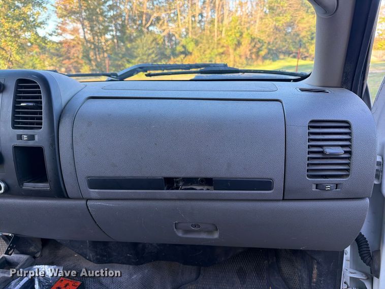 image for item DT2954 2010 Chevrolet Silverado 2500HD pickup truck