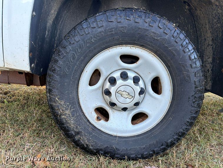 image for item DT2954 2010 Chevrolet Silverado 2500HD pickup truck
